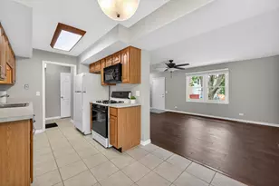 212 Amherst Ct, Bloomingdale, IL 60108 - Photo 14