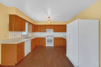 20124 Dolphin Avenue, Lynwood, IL 60411 - Photo 8