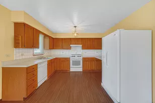20124 Dolphin Ave, Lynwood, IL 60411 - Photo 8