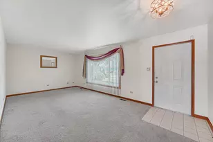 20124 Dolphin Ave, Lynwood, IL 60411 - Photo 2