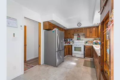 317 N Grove Avenue, Freeport, IL 61032 - Photo 10