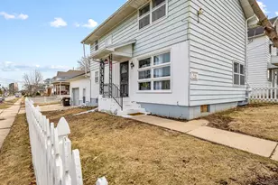 317 N Grove Ave, Freeport, IL 61032 - Photo 2