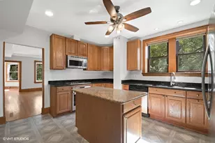 2717 W Argyle St, Chicago, IL 60625 - Photo 6