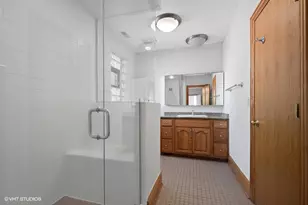 2717 W Argyle St, Chicago, IL 60625 - Photo 16