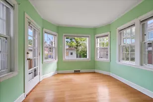 2925 W Greenleaf Ave, Chicago, IL 60645 - Photo 8