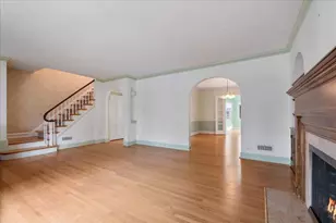 2925 W Greenleaf Ave, Chicago, IL 60645 - Photo 4