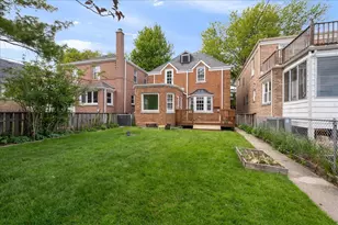 2925 W Greenleaf Ave, Chicago, IL 60645 - Photo 20