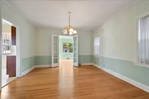2925 W Greenleaf Ave, Chicago, IL 60645 - Photo 6