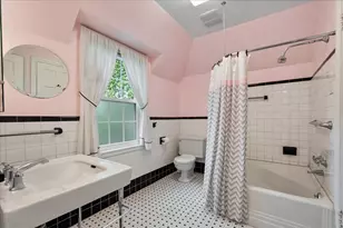 2925 W Greenleaf Ave, Chicago, IL 60645 - Photo 12