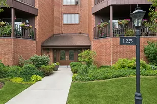 125 Boardwalk Pl, Park Ridge, IL 60068 - Photo 1