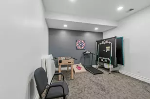 6843 N Kilpatrick Ave, Lincolnwood, IL 60712 - Photo 38