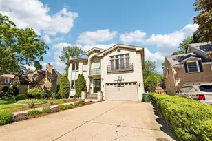 6843 N Kilpatrick Ave, Lincolnwood, IL 60712 - Photo 2