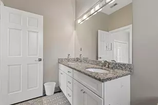 6843 N Kilpatrick Ave, Lincolnwood, IL 60712 - Photo 22