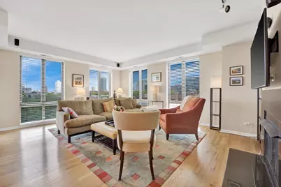 343 W Old Town Court #504, Chicago, IL 60610 - Photo 2