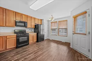 2415 Emily Ln, Elgin, IL 60124 - Photo 8