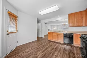 2415 Emily Ln, Elgin, IL 60124 - Photo 10