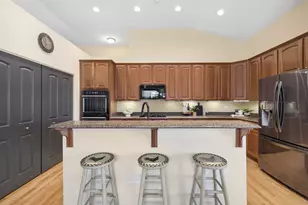 2893 Bond Cir, Naperville, IL 60563 - Photo 6