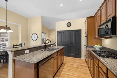 2893 Bond Circle #2893, Naperville, IL 60563 - Photo 4