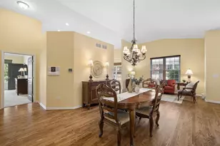 2893 Bond Cir, Naperville, IL 60563 - Photo 12