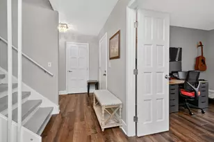 1919 Coach Dr, Naperville, IL 60565 - Photo 10