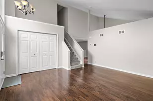 5301 Whisper Meadow Ct, Plainfield, IL 60586 - Photo 2