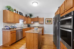 1116 Loganbury Ct, Elgin, IL 60120 - Photo 10