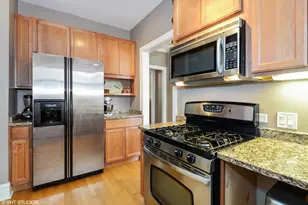 1009 Greenleaf St, Evanston, IL 60202 - Photo 8