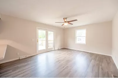 25061 S Canal Street, Channahon, IL 60410 - Photo 2