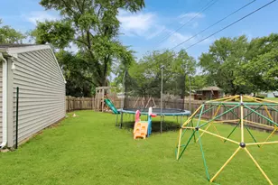 200 Inwood Dr, Joliet, IL 60435 - Photo 16