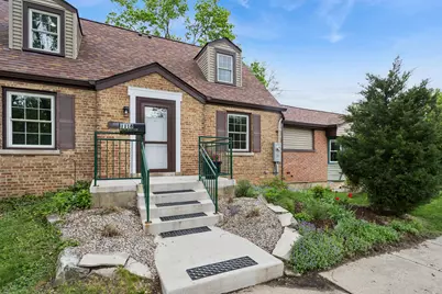 1118 Manchester Road, Wheaton, IL 60187 - Photo 2