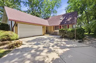 307 W Schaumburg Rd, Streamwood, IL 60107 - Photo 46