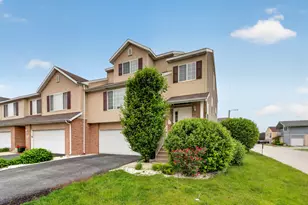 2520 Cedar Glen Dr N, Lynwood, IL 60411 - Photo 2