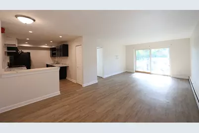 2230 S Goebbert Road #139, Arlington Heights, IL 60005 - Photo 4