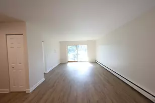 2230 S Goebbert Rd, Arlington Heights, IL 60005 - Photo 6