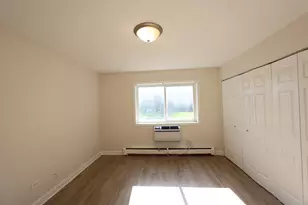 2230 S Goebbert Rd, Arlington Heights, IL 60005 - Photo 14