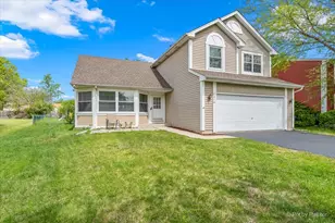 1314 Aspen Ct, Elgin, IL 60120 - Photo 2