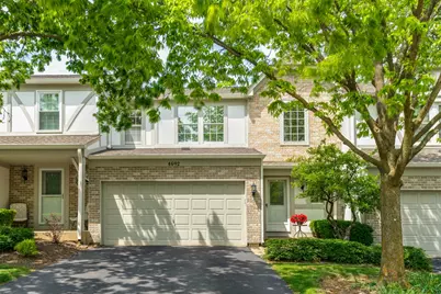 4692 N Sapphire Drive, Hoffman Estates, IL 60192 - Photo 1