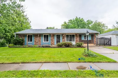 800 Waverly Avenue, Streamwood, IL 60107 - Photo 1