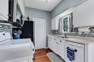 2279 Rebecca Cir, Montgomery, IL 60538 - Photo 8