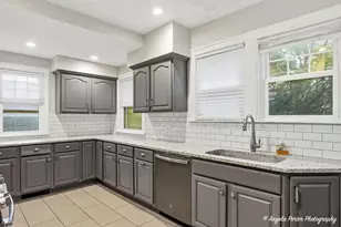 462 Glendenning Pl, Waukegan, IL 60085 - Photo 8