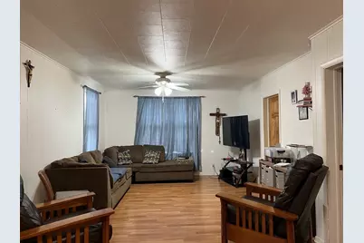 1416 Prospect Avenue, Peru, IL 61354 - Photo 2
