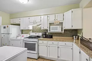 17256 Walter St, Lansing, IL 60438 - Photo 6