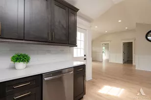 8101 Oak Park Ave, Burbank, IL 60459 - Photo 14
