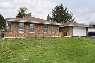 823 Bradoc St, Chicago Heights, IL 60411 - Photo 2
