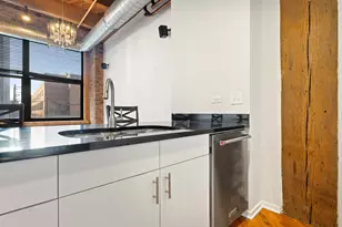 1040 W Adams St, Chicago, IL 60607 - Photo 8