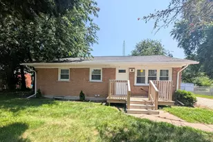 7471 E 1st St, Sun River Terrace, IL 60964 - Photo 1
