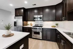 1915 W Diversey Pkwy, Chicago, IL 60614 - Photo 8