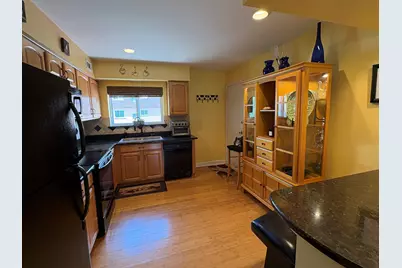 9481 Bay Colony Drive #2S, Des Plaines, IL 60016 - Photo 4