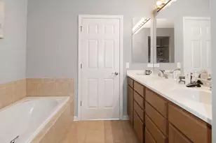263 Aspen Pointe Rd, Vernon Hills, IL 60061 - Photo 10