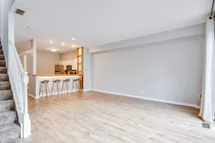 2527 Bordeaux Ln, Naperville, IL 60540 - Photo 12